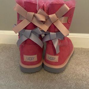 Kids Size 4 Pink Uggs